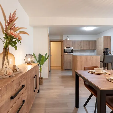 Chateau Novella With Balcony By Interhome Apartamento